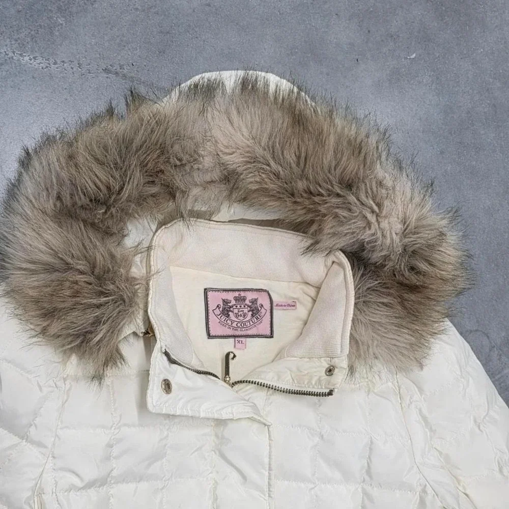 Vintage 90s 00s Juicy Couture Women's cream puffer y2k jacket fur hood - Picture 3 of 5